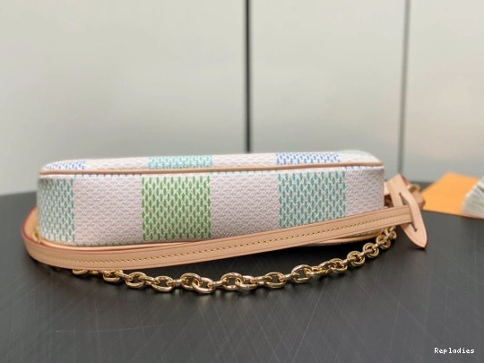 Cheap Accessoires-23.5*13.5*4CM Pochette VUITTON LOUIS 0725